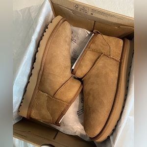 UGG Women Classic Ultra Mini Boots-Chestnut